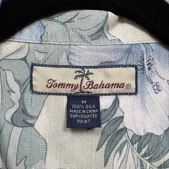 Tommy Bahama Silk Short Sleeve Pattern‎ Button Up Shirt Men’s M Color Blue/Green - Picture 3 of 4